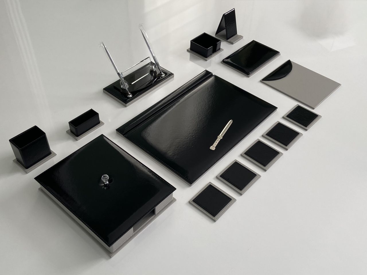 Siyah altı Gri Sümen Takımı  Consept Exclusive Hand Made