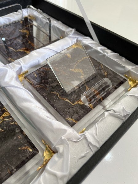 Sümenvadisi Deri Kutulu  Gold Kristal Deri Lüks Masa İsimliği Seti