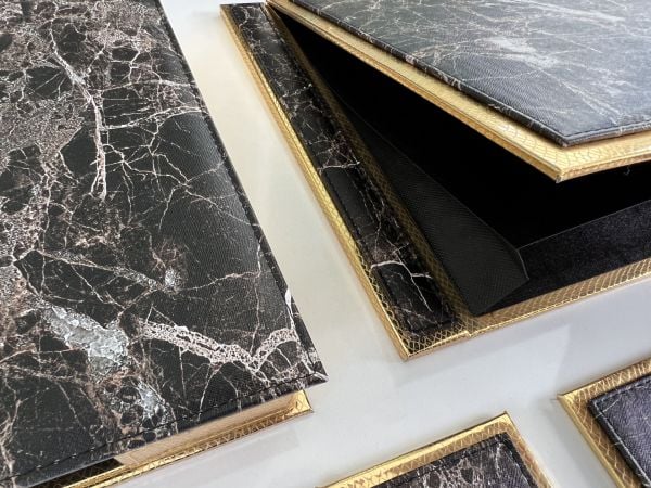 Kahvemsi & Canlı  Mermer Gold alt kısmı düz Gold Deri V.I.P Sümen Makam Takımı