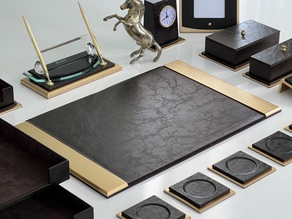 DELUXE V.I.P Acı Kahve Deri, Altın Ahşap Varak Zenginliği