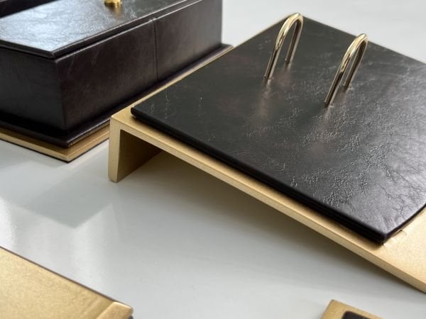 DELUXE V.I.P Acı Kahve Deri, Altın Ahşap Varak Zenginliği