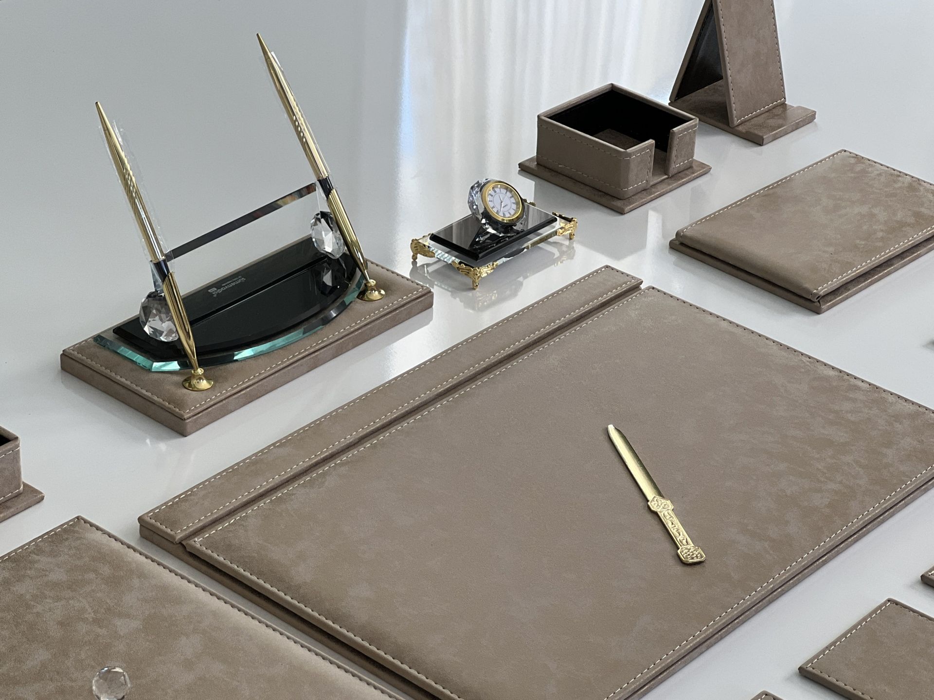 Krem Tasarım V.I.P Sümen Makam Takımı El Yapımı