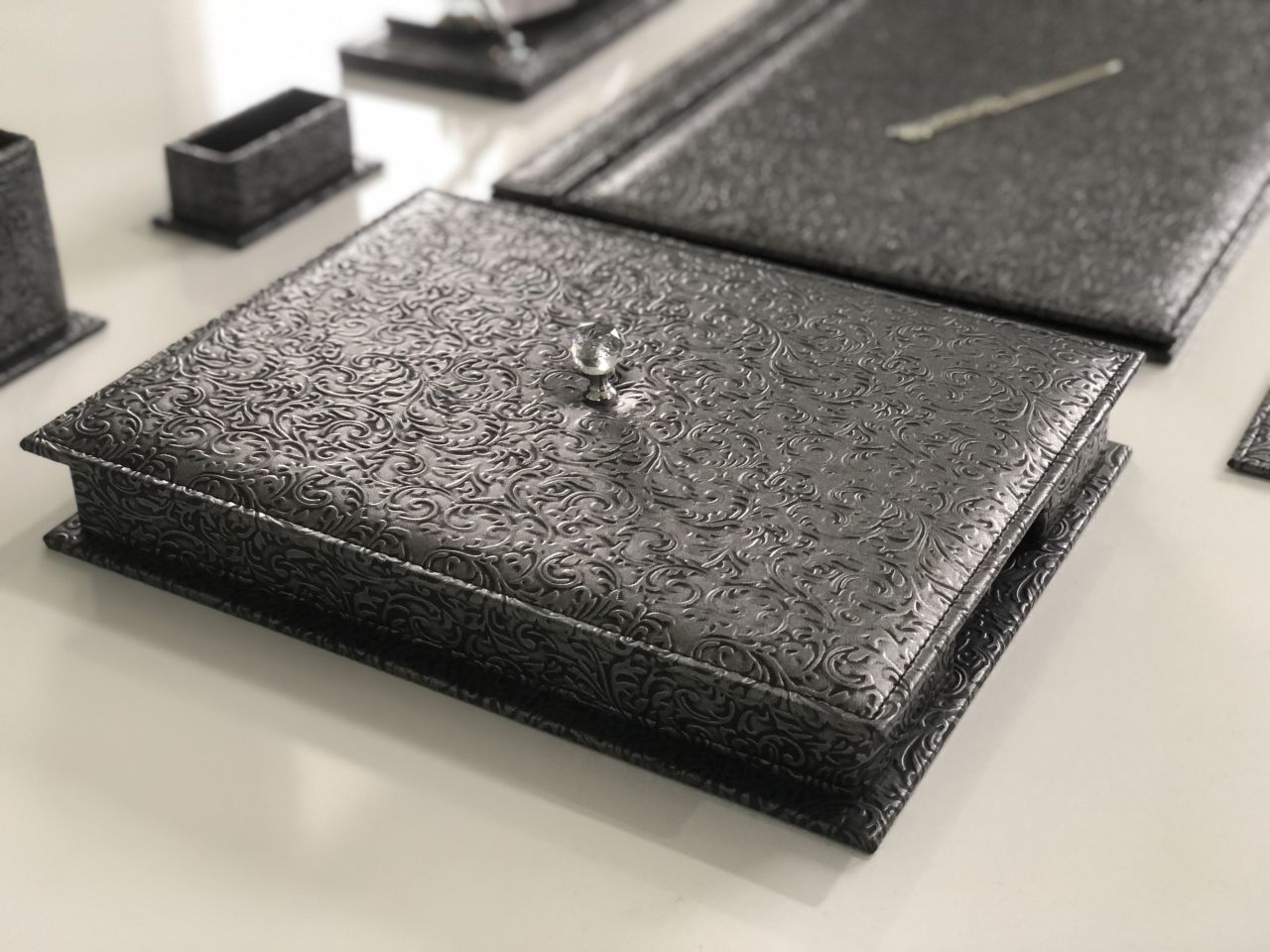 Hançer Yaprağı Siyah Sümen Takımı Hand Made