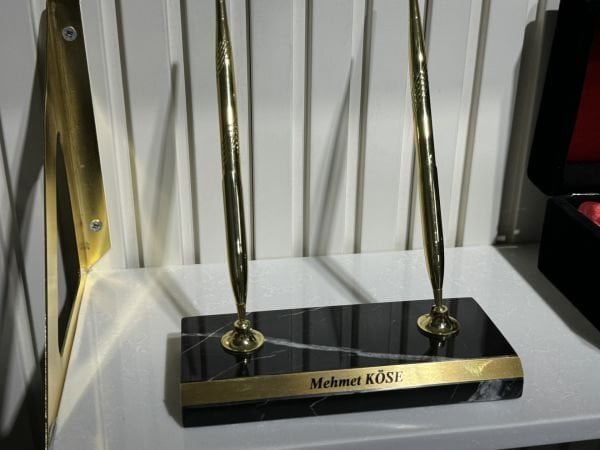 Doğal Mermer İmza Kalemi Kutulu V.I.P Sümen İsimliği