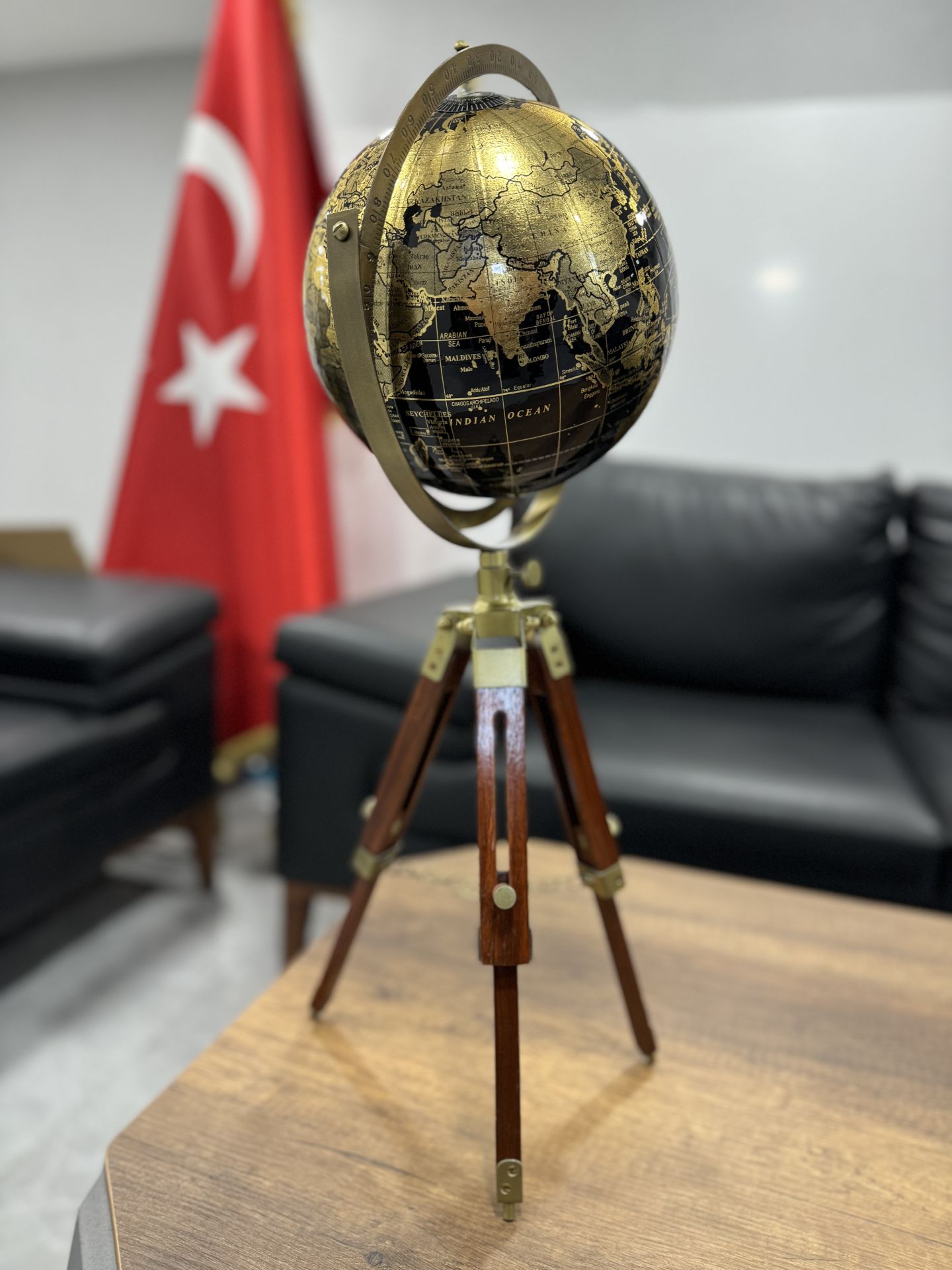 Siyah Lake Ahşap Dünya Küre VIP 62cm Avrupa İngiltere