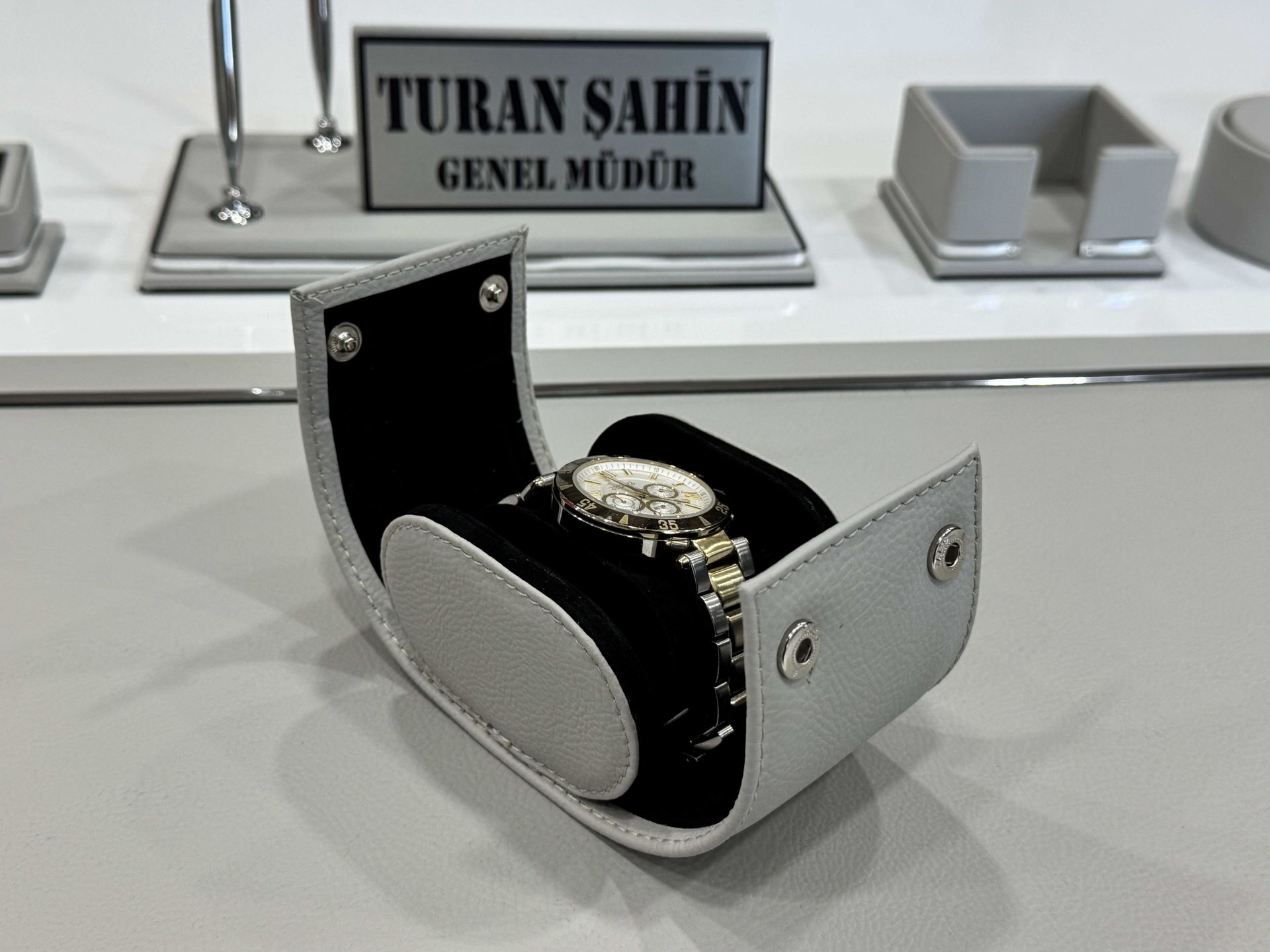 Açık Gri Deri Krom Makyaj Saat Kutulu alt iç yapı Kadife EL YAPIMI VIP Sümen Makam Takımı