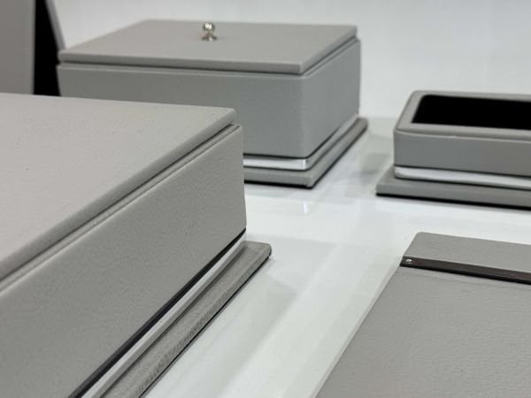 FIRSAT PREMİUM Açık Gri Deri Krom Makyaj Saat Kutulu alt iç yapı Kadife EL YAPIMI VIP Sümen Makam Takımı