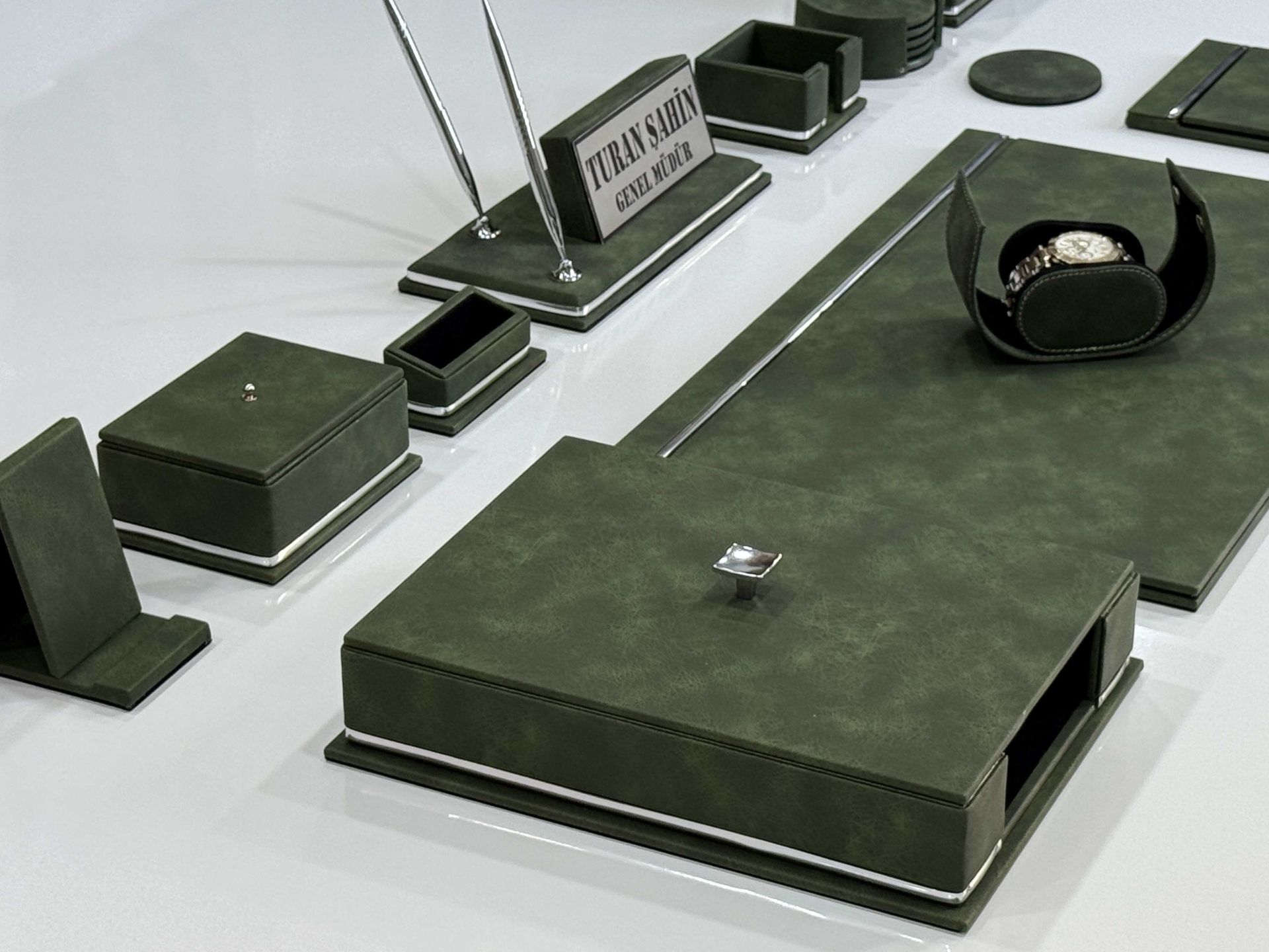 FIRSAT PREMİUM Yeşil Deri Krom Makyaj Saat Kutulu alt iç yapı Kadife EL YAPIMI VIP Sümen Makam Takımı