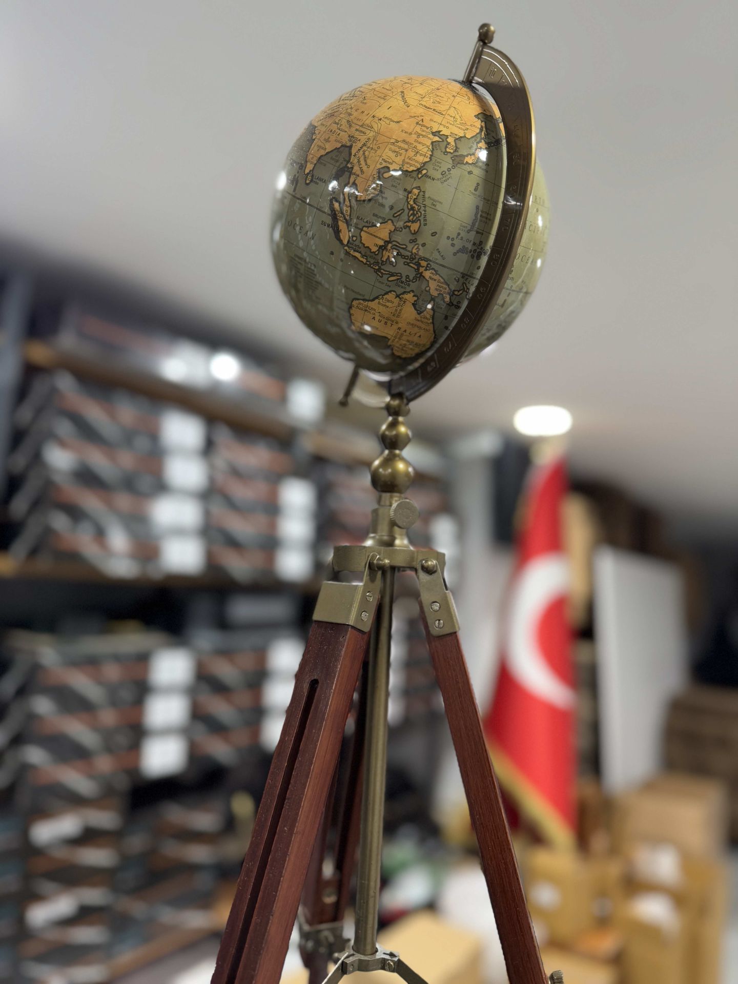 Yeşil Gold Lake Ahşap Dünya Küre VIP 75CM Avrupa iTHAL İngiltere