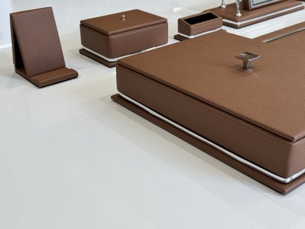 Muhteşem Deri Taba Krom Makyaj Saat Kutulu alt iç yapı Kadife EL YAPIMI VIP Sümen Makam Takımı