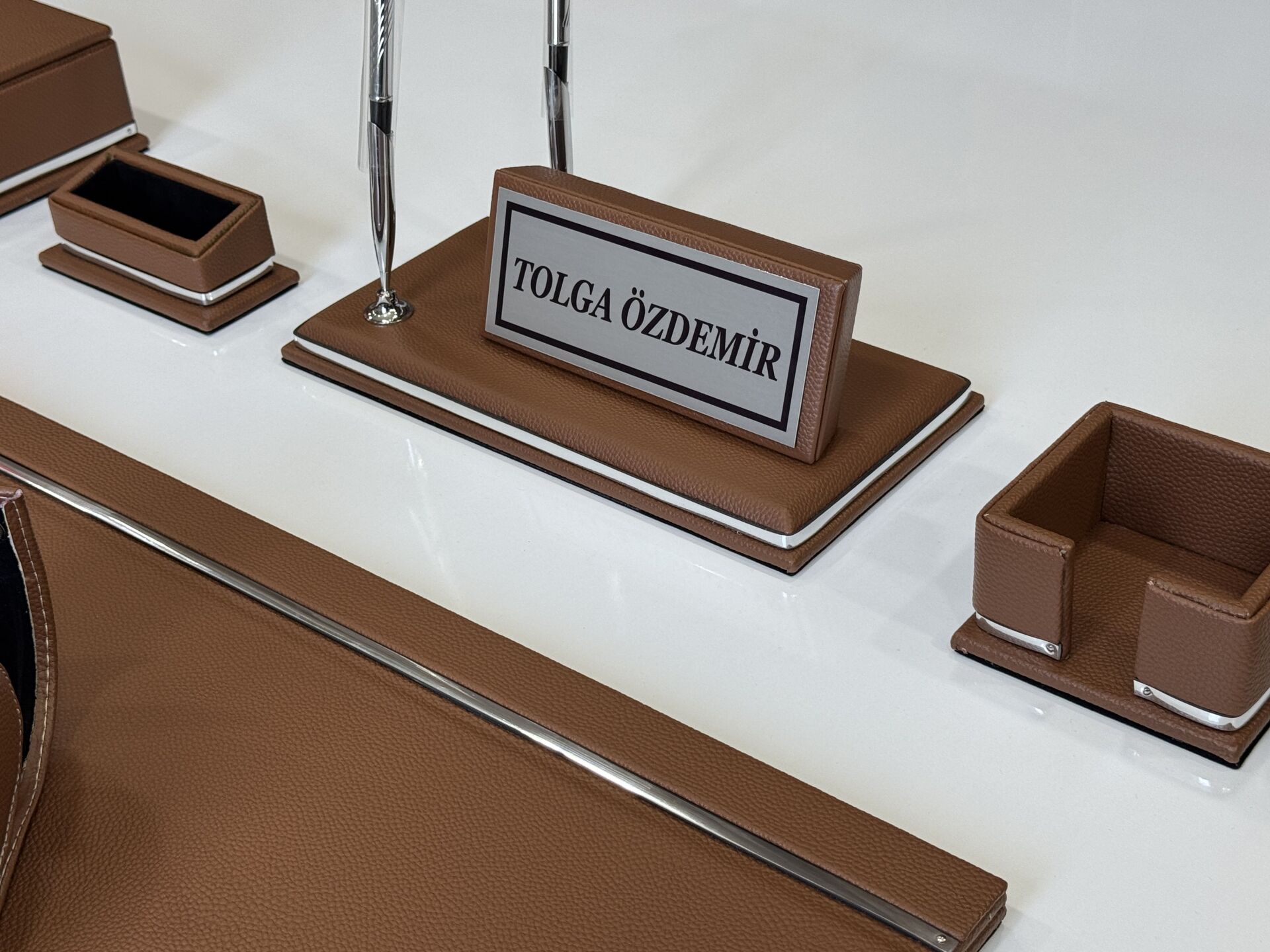 Muhteşem Deri Taba Krom Makyaj Saat Kutulu alt iç yapı Kadife EL YAPIMI VIP Sümen Makam Takımı