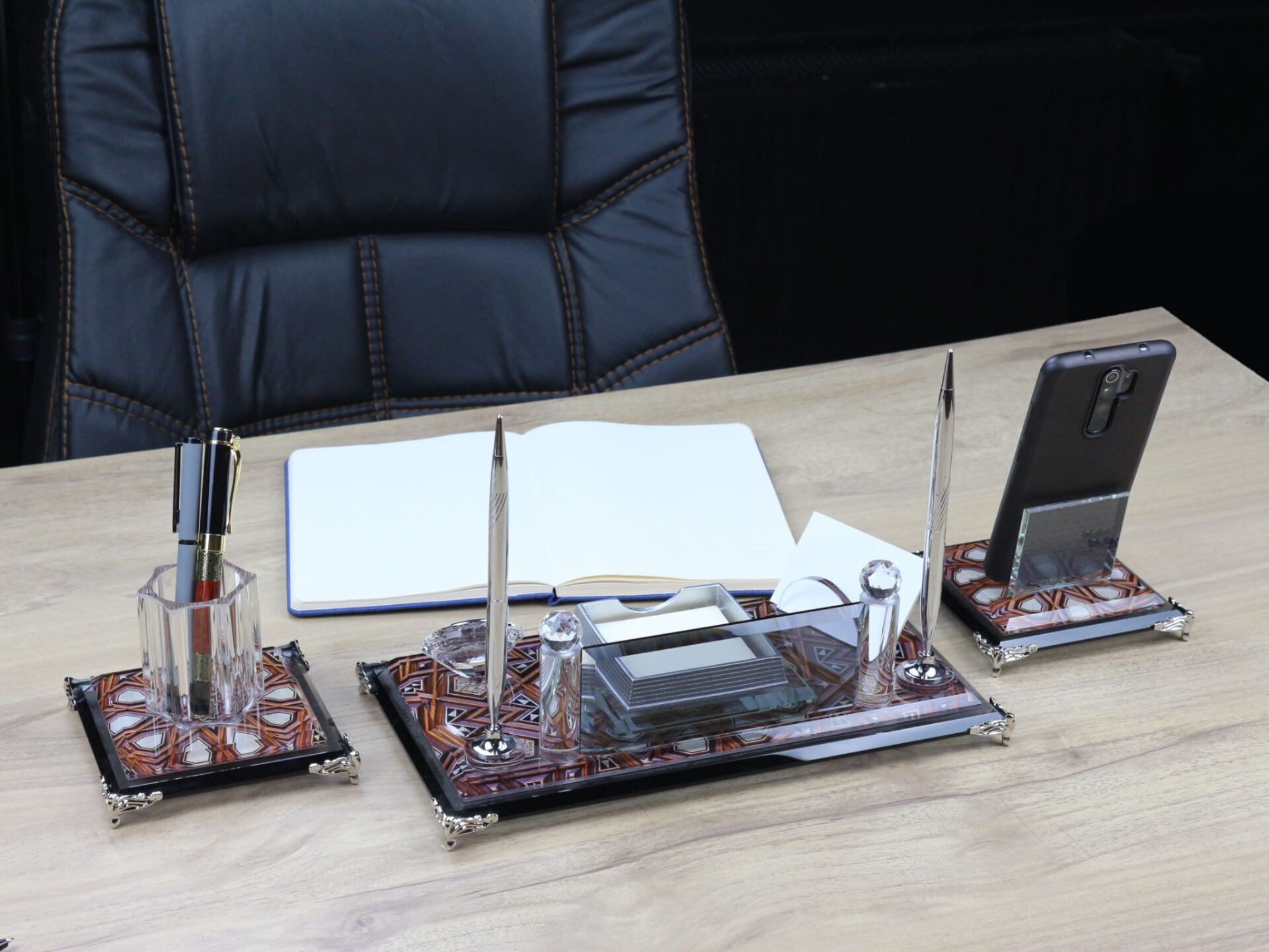 15Gün Teslimat - ÇILGIN İNDİRİM ! Kristal Masa İsimliği 3'lü BEŞ TAKSİT Kargo Bedava İsim yazılır